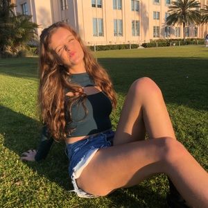 Meet your Posher, Marina